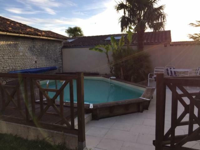 Tetes A L'Air Bed & Breakfast Montils Exterior photo